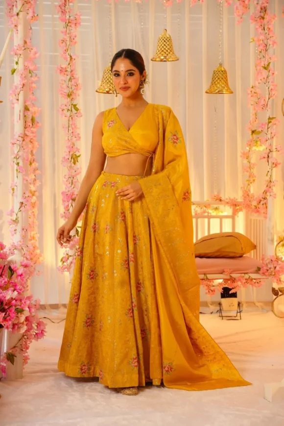 GOLDEN DAWN ELEGANCE LEHENGA SET - Image 6