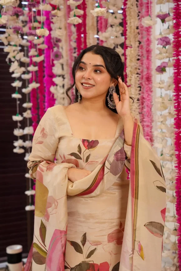 AYESHA FLORAL KURTA SET