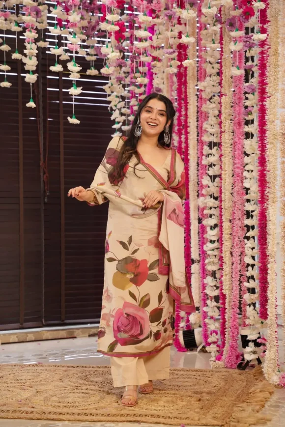 AYESHA FLORAL KURTA SET - Image 4