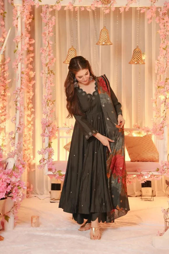Charcoal Veil muslin suit set - Image 3