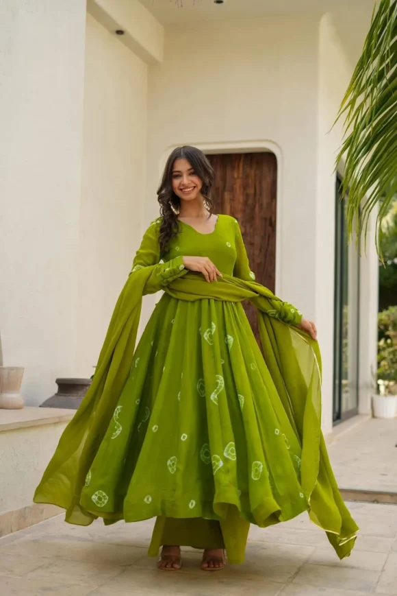 Aashi Green Organza Suit Set