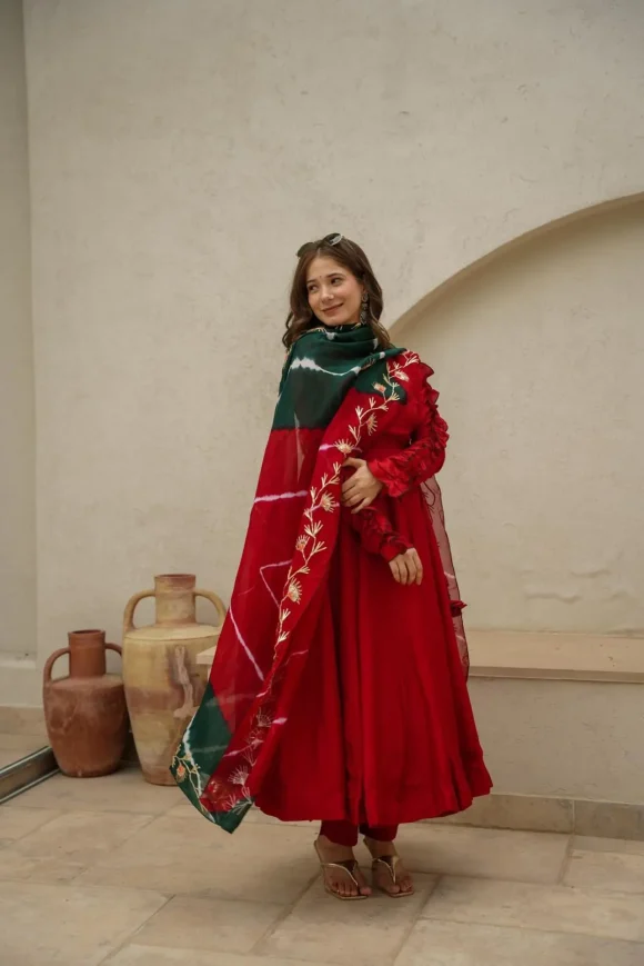 Cardinal Red Suit Set