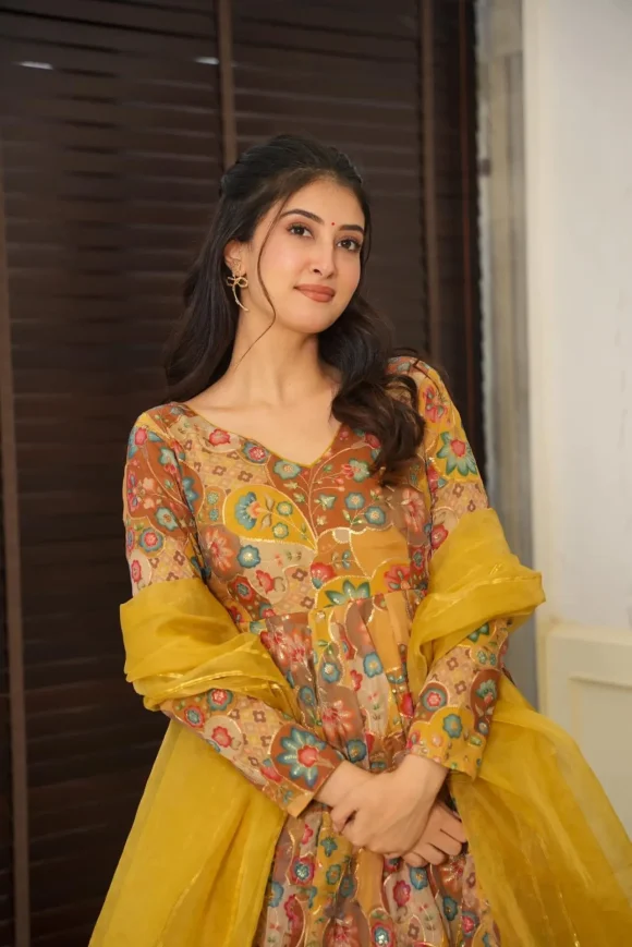 Angelic Embroidered Kurta-Palazzo Set - Image 3