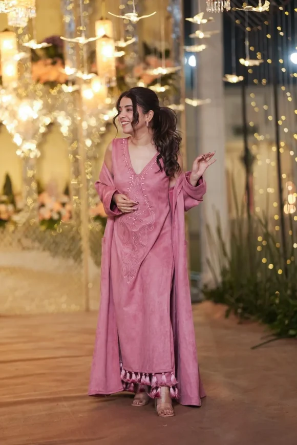 Mulan Blossomy pink SILK KURTA-JACKET SET - Image 3