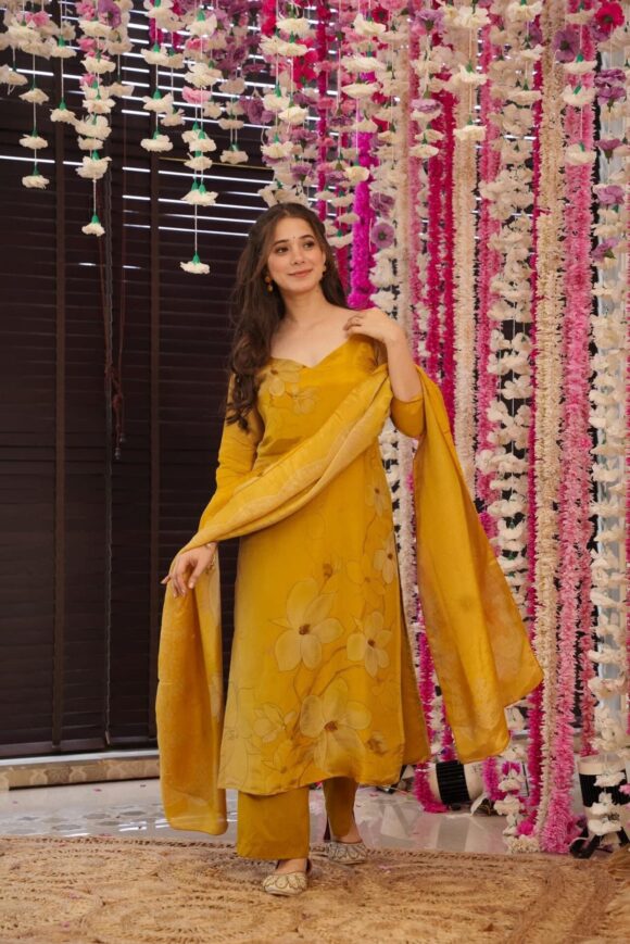 Meera yellow Kurta set - Image 3