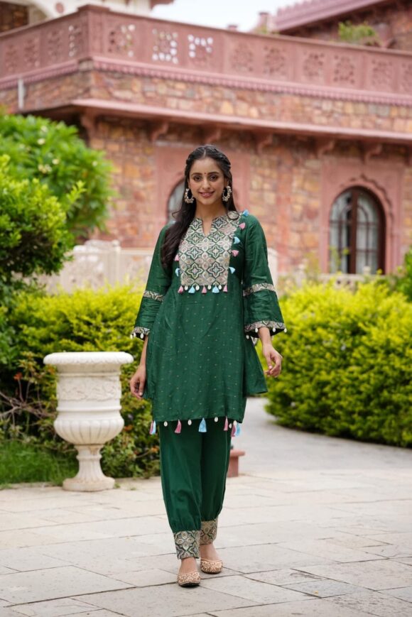 NETRA GREEN KURTA SET - Image 3