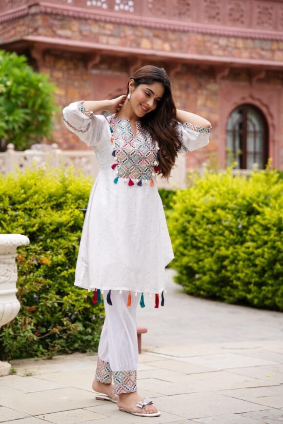 NETRA WHITE KURTA SET - Image 3