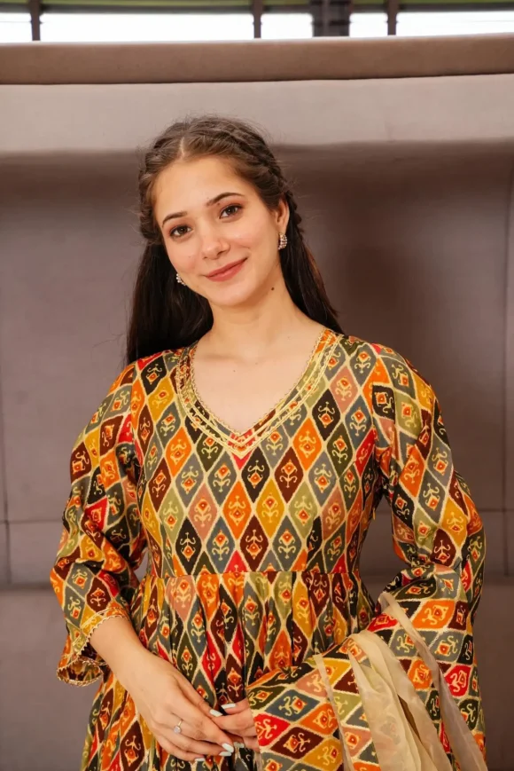 Celosia Floral Suit Set - Image 3