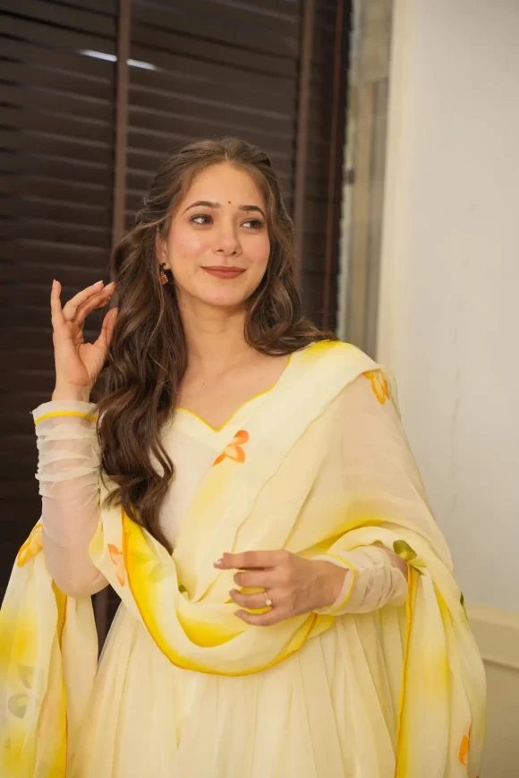 Afreen Modish Suit Set - Image 3