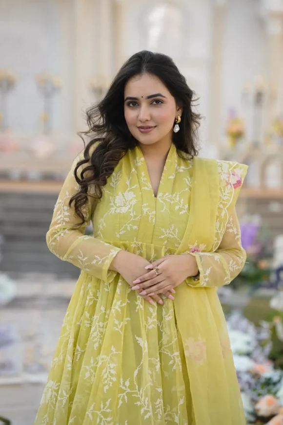 Faded yellow organza suit set - Image 3