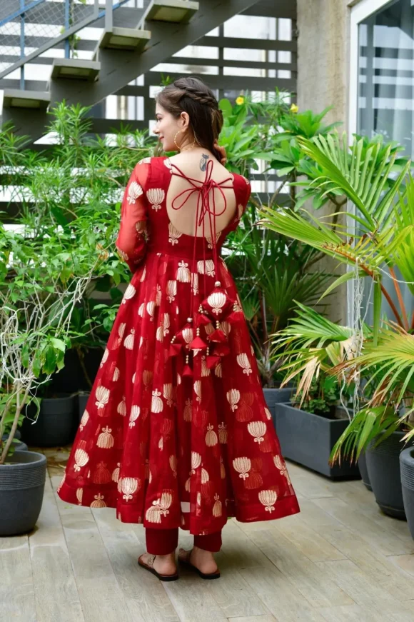 Haafiza maroon organza suit set - Image 3