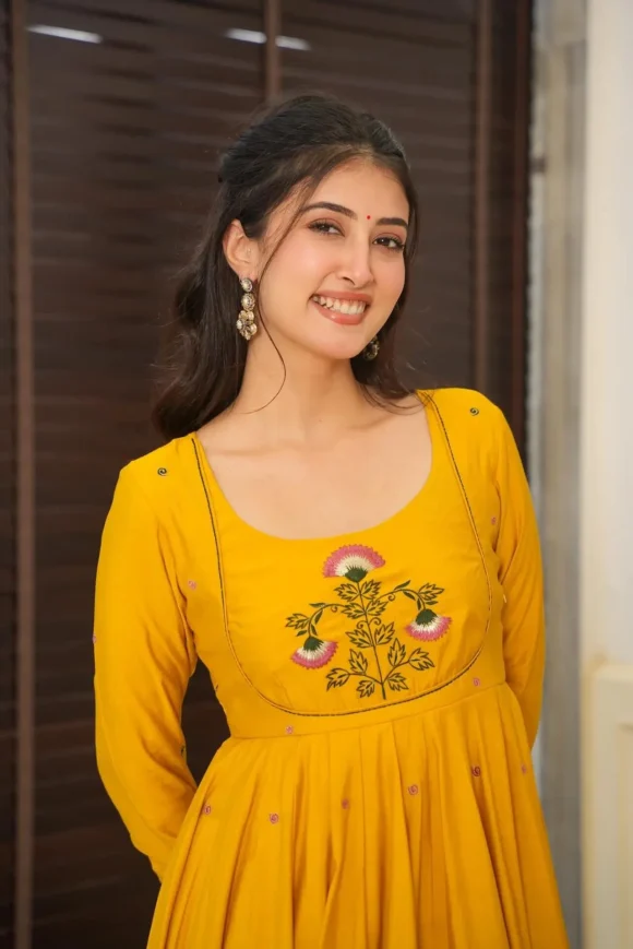 Hadiya yellow suit set - Image 3