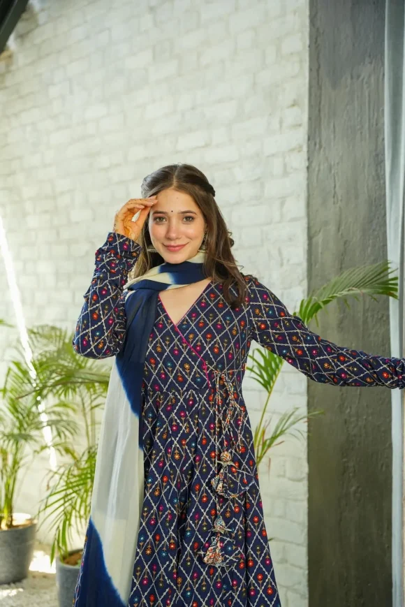 Healing blue suit set - Image 3