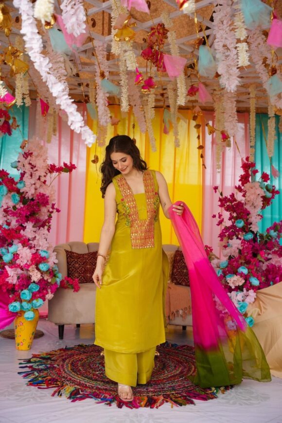 Aahana mustard cosmos suit set - Image 3