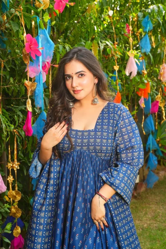 Jignasa blue chanderi suit set - Image 3