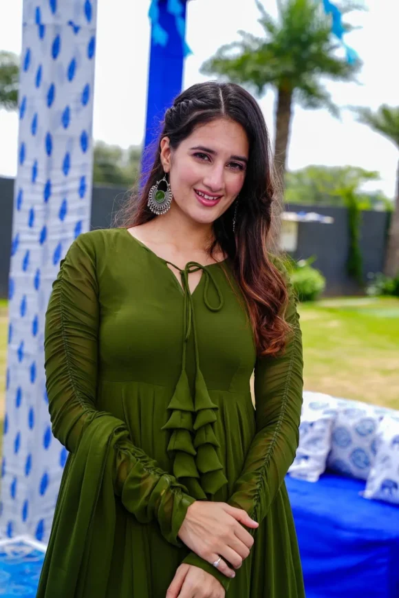 Lush green georgette suit set - Image 3