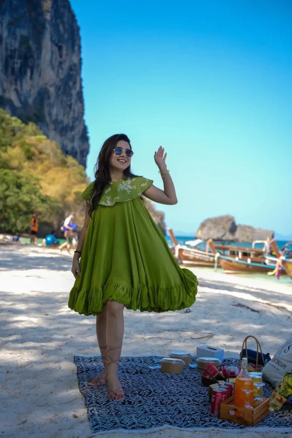 Halcyon green crepe dress - Image 4