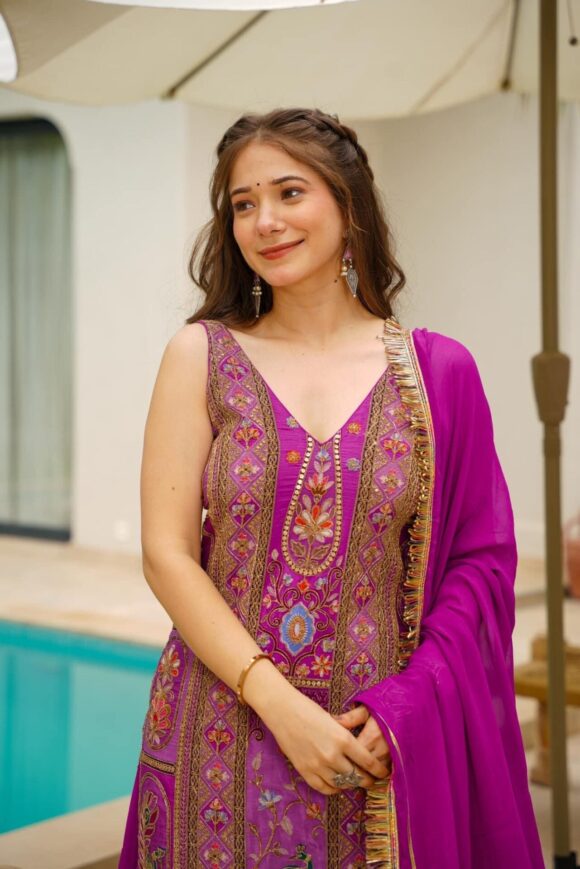 Isabella purple heavy embroidered suit - Image 4