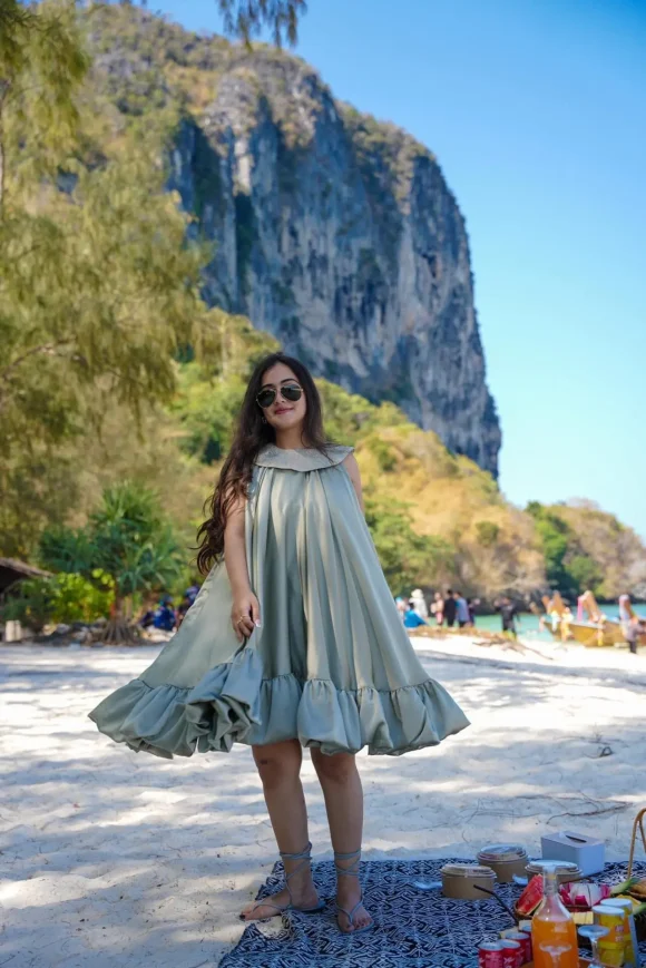Sage green satin dress - Image 4
