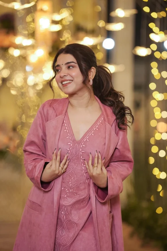 Mulan Blossomy pink SILK KURTA-JACKET SET - Image 4