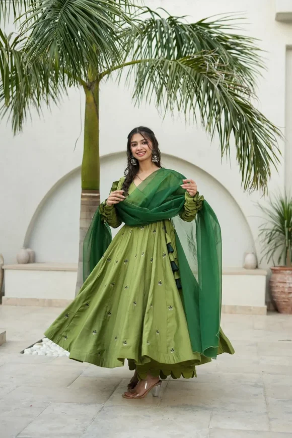 Athena Green Silk Suit Set - Image 4