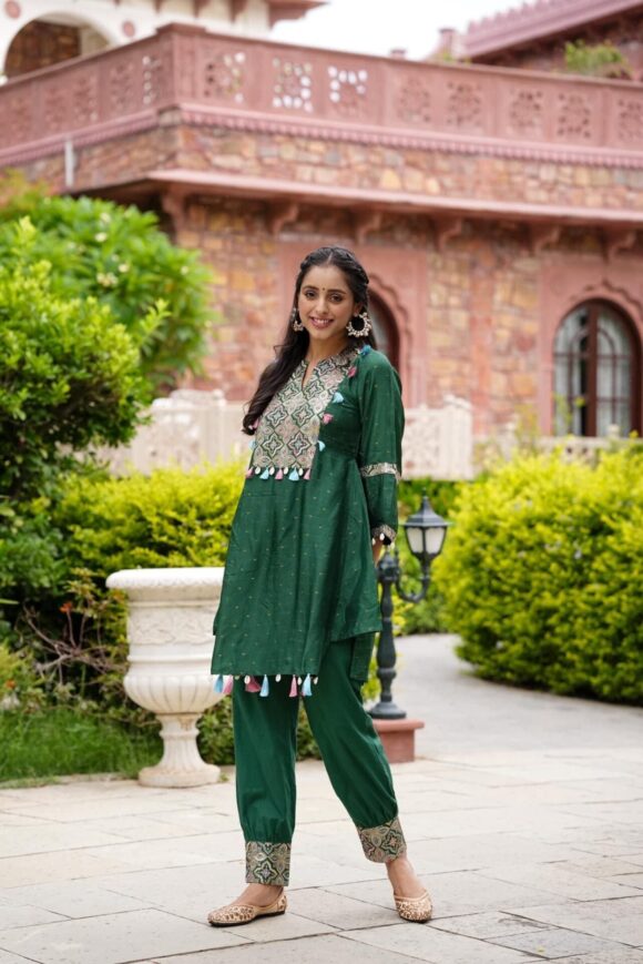 NETRA GREEN KURTA SET - Image 4