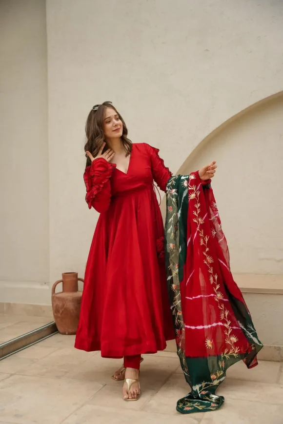 Cardinal Red Suit Set - Image 4
