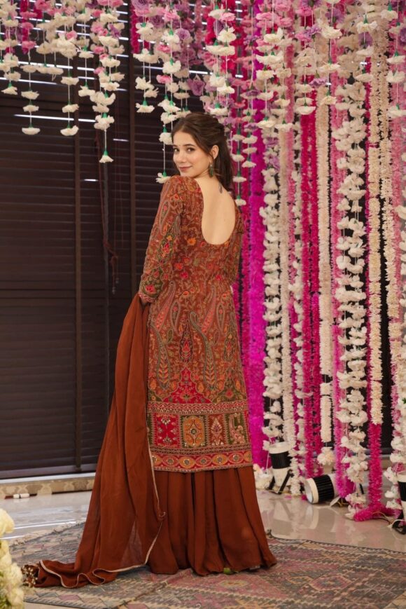 Caramel classic heavy embroidered suit set - Image 4