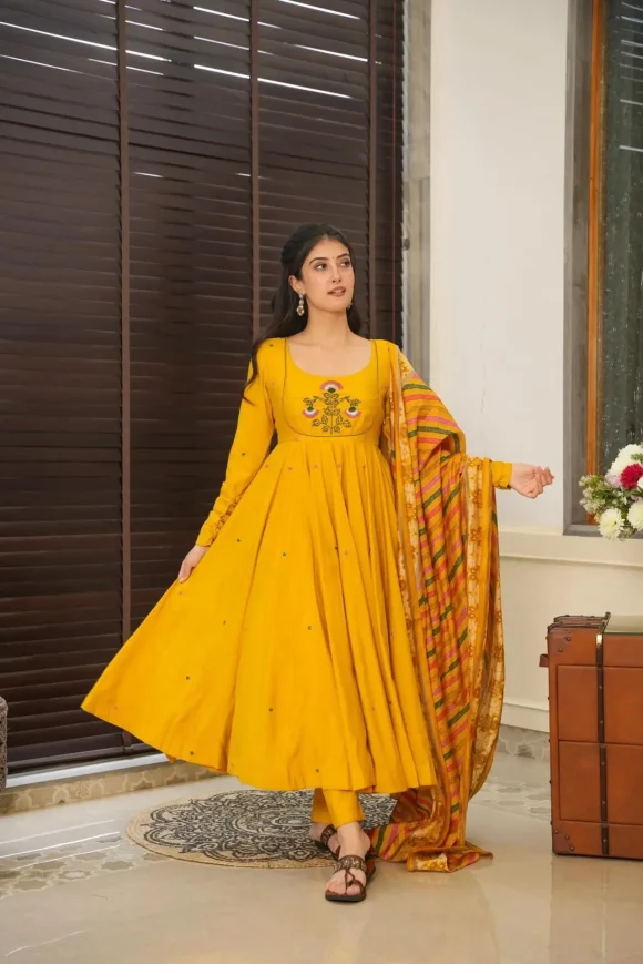 Hadiya yellow suit set - Image 4