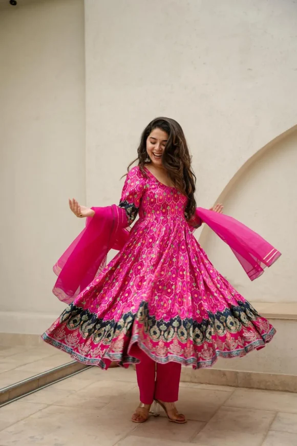 Aanika Pink Silk Suit Set - Image 4