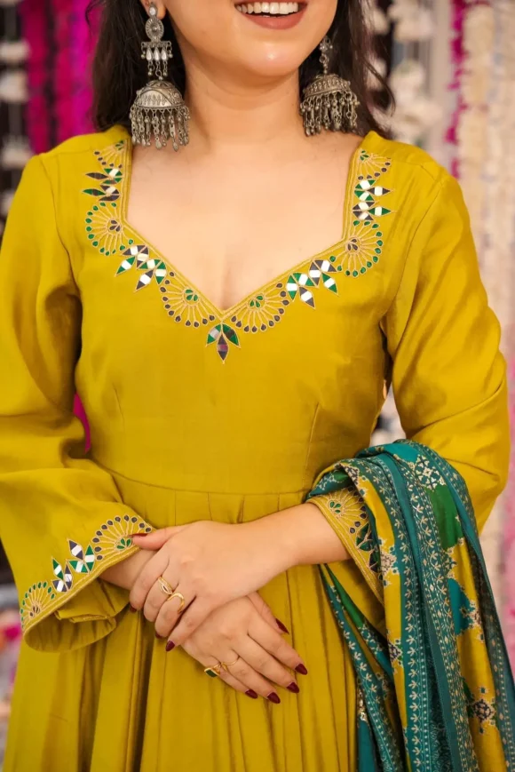 Jeevika muslin suit set - Image 4