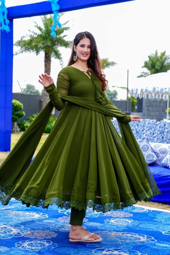 Lush green georgette suit set - Image 4
