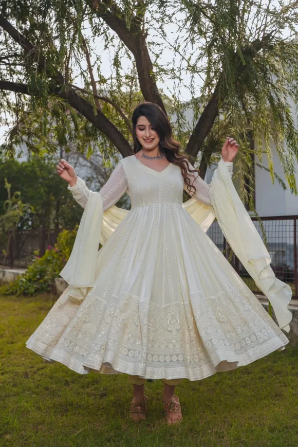 MALINI GEORGETTE EMBROIDERED SUIT SET - Image 4