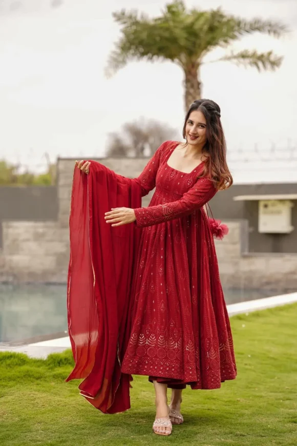 Maroon embroidered georgette suit set - Image 4