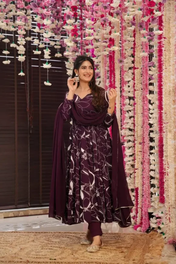 Amanda Linear Suit Set - Image 3