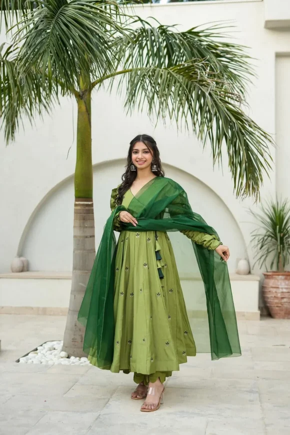 Athena Green Silk Suit Set - Image 5