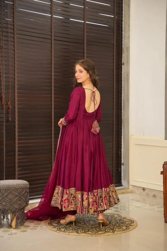 Eeswari silk heavy suit set - Image 5