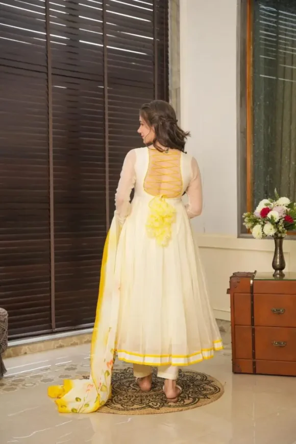 Afreen Modish Suit Set - Image 5