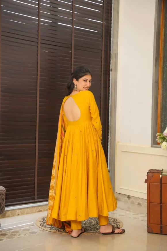 Hadiya yellow suit set - Image 5