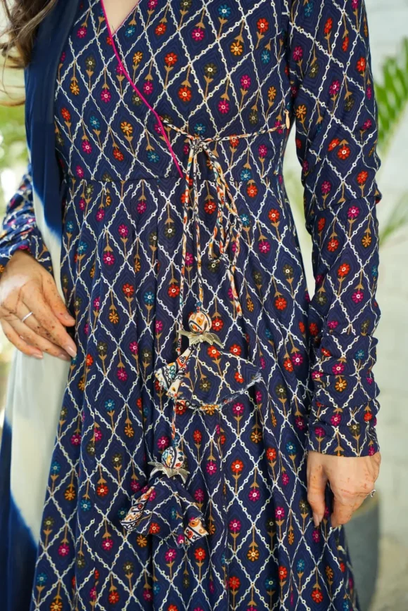 Healing blue suit set - Image 5