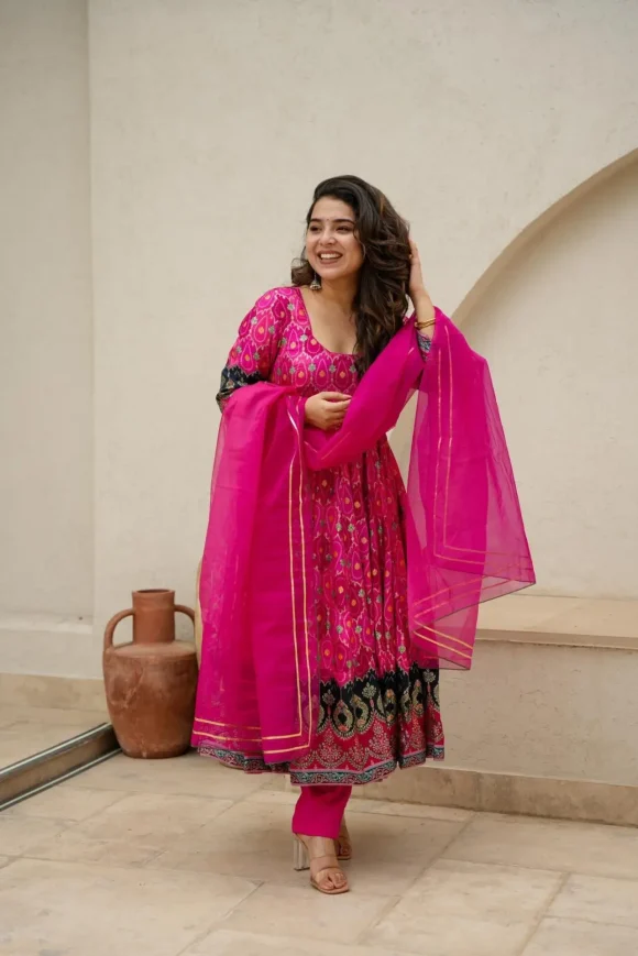 Aanika Pink Silk Suit Set - Image 5