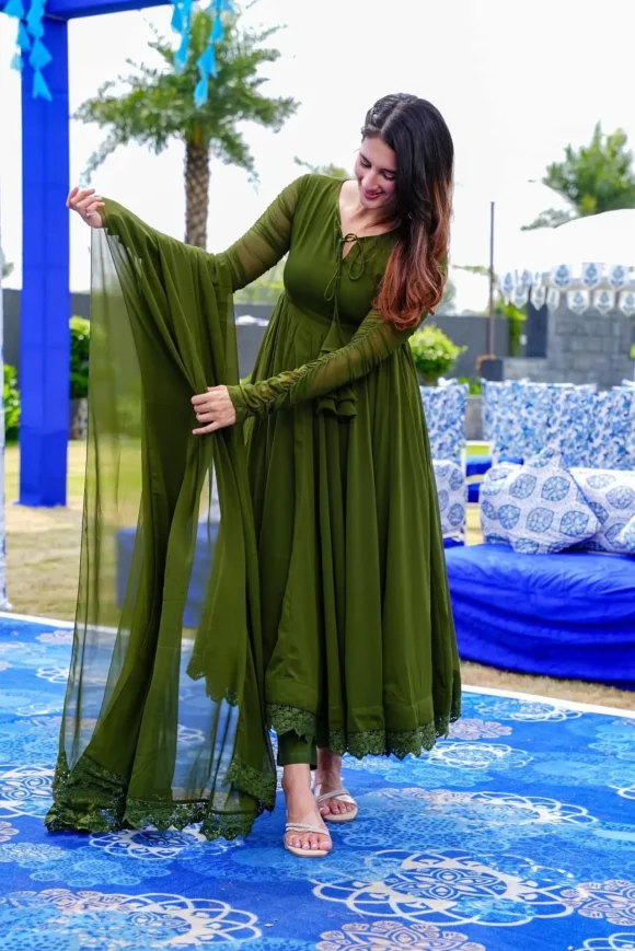 Lush green georgette suit set - Image 5