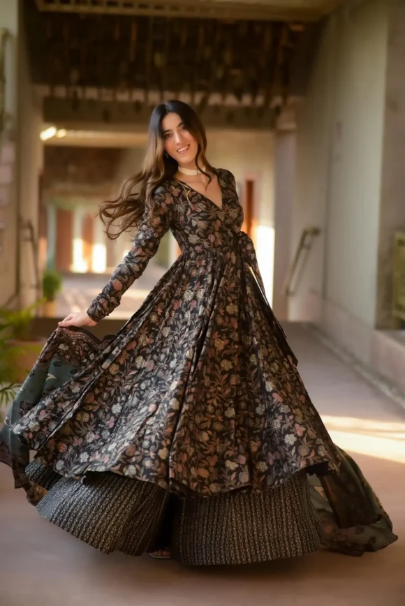Mahira black muslin suit set - Image 5