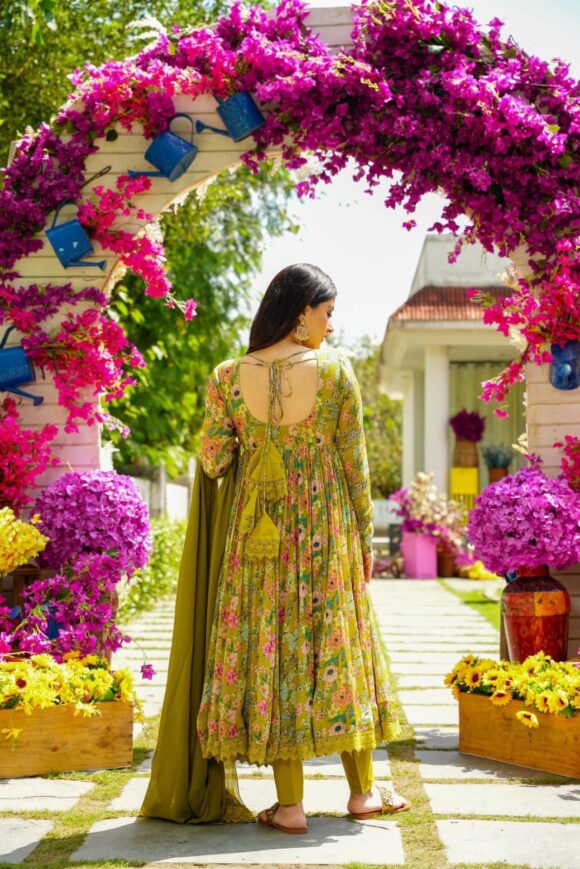 Laurel floral chinon suit set - Image 6