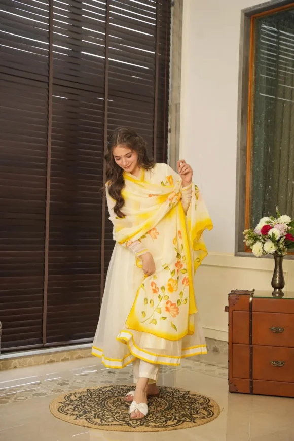 Afreen Modish Suit Set - Image 6
