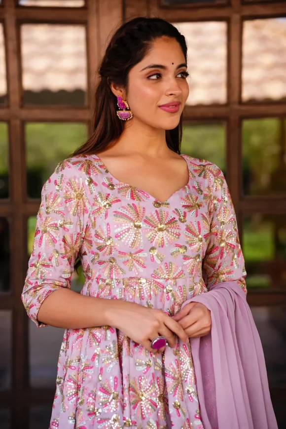 Graceful cascade georgette suit set - Image 6