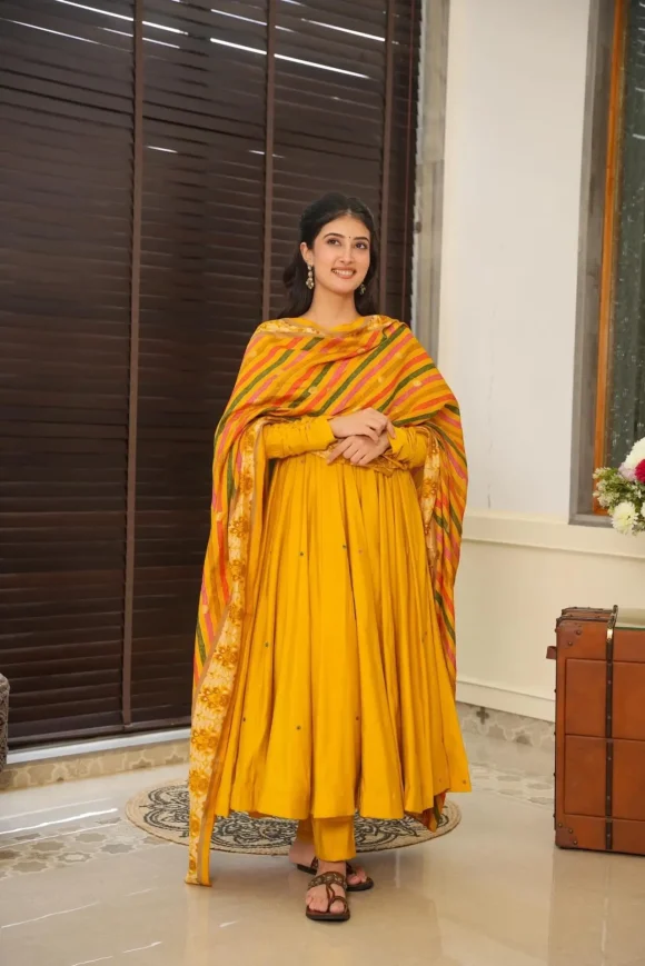 Hadiya yellow suit set - Image 6