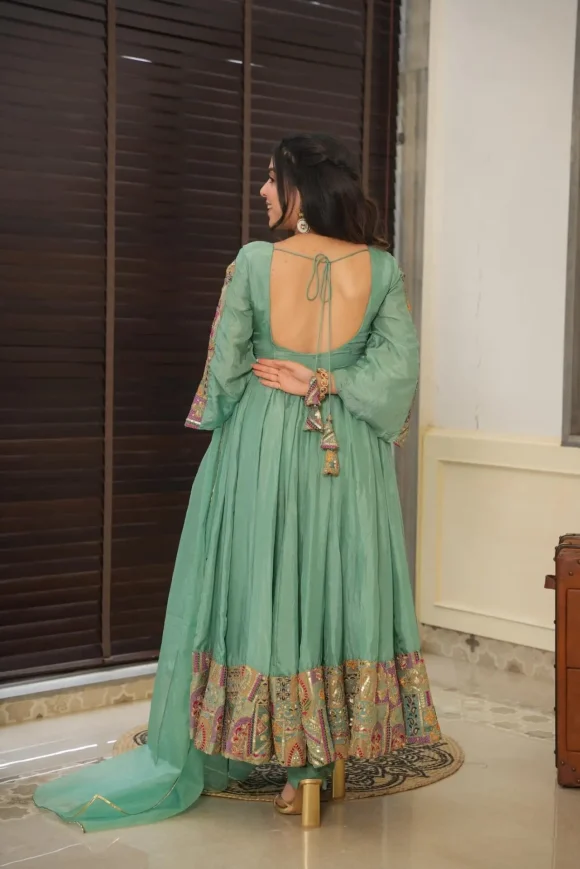 Janitha green suit set - Image 6