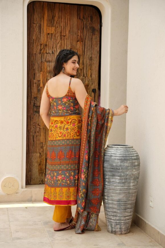 Dazzling Lilia kurta set - Image 6