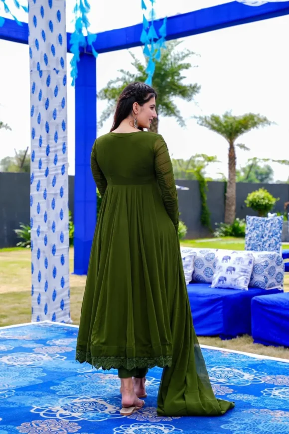 Lush green georgette suit set - Image 6
